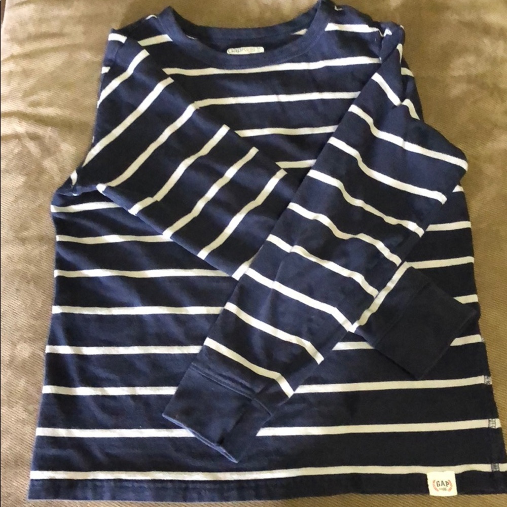 Boys size M(8) GAP long sleeve T